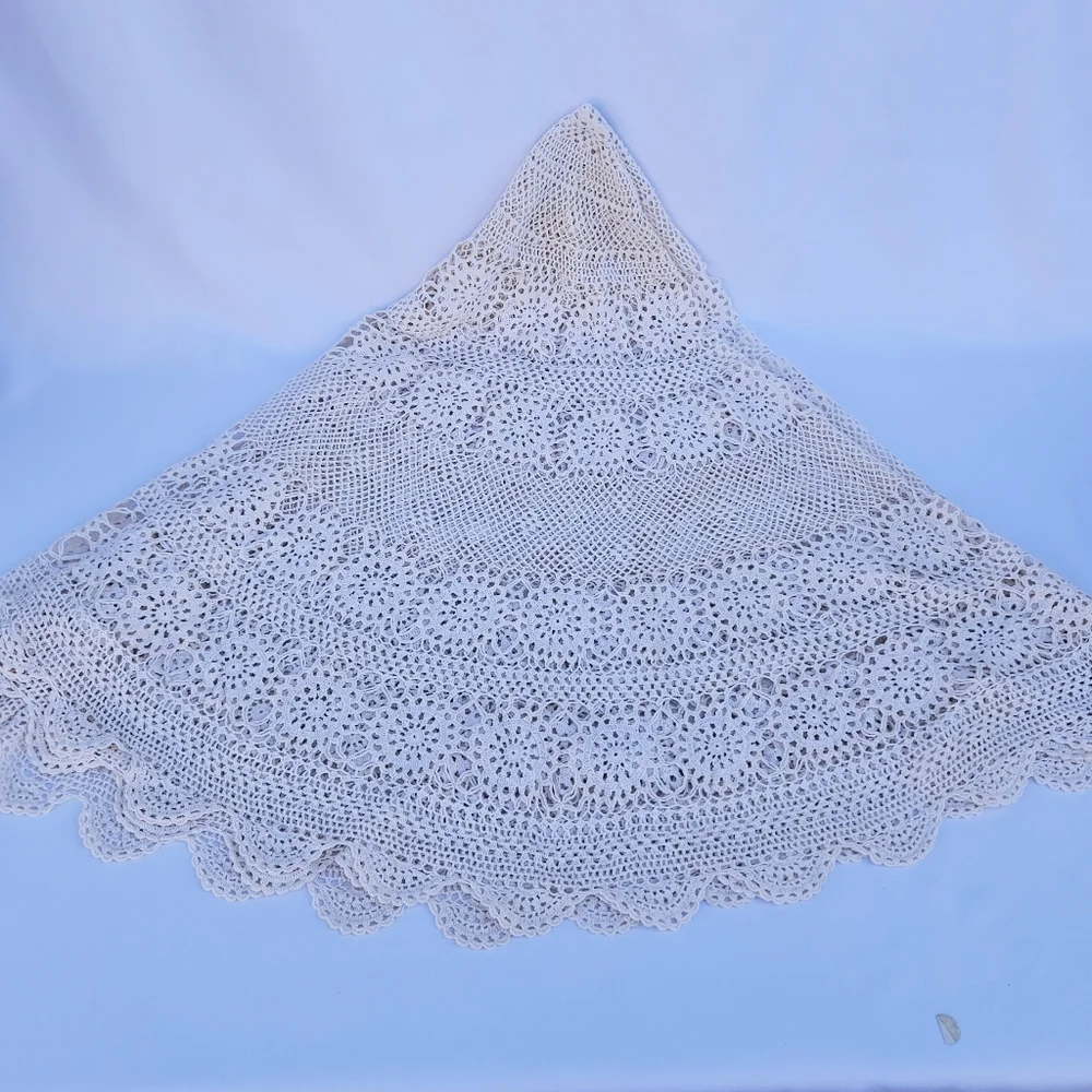 Round Handmade Crochet Lace Tablecloth 64